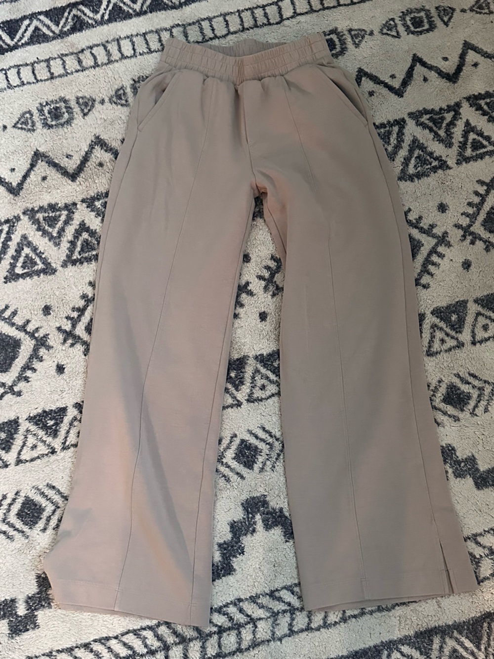 Old Navy Wide-Leg Women’s Pants in Light Taupe